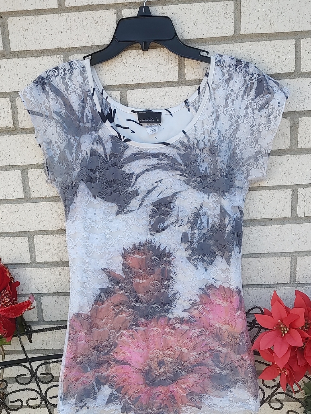 WHITE TOP - Picture 2 of 10